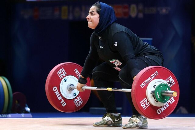 ۷ طلا، سهم دختران وزنه‌بردار کرمان در چهار وزن نخست مسابقات قهرمانی کشور
