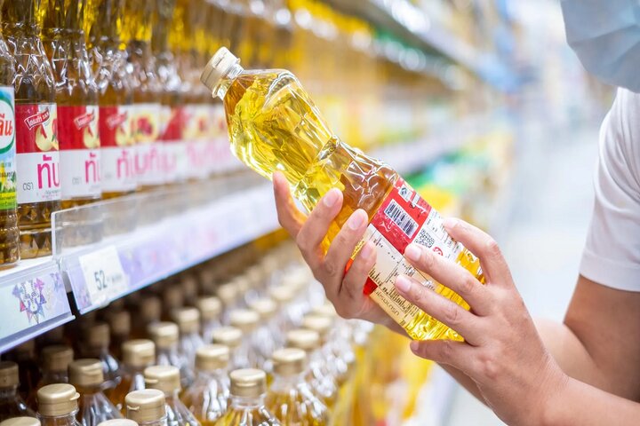 نوسان قیمت‌ها و اختلال در زنجیره توزیع، تامین برخی کالای اساسی را دشوار کرده است