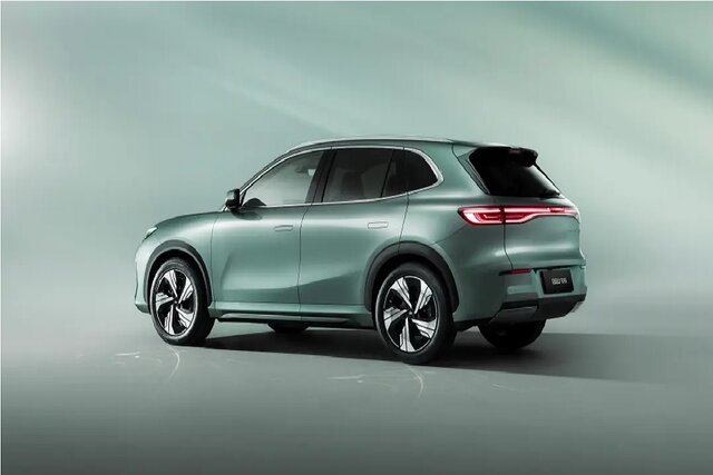 رونمایی از خودروی برقی که درجا می‌چرخد!