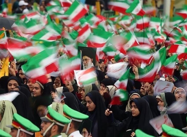 قرائت قطعنامه پایانی ۲۲ بهمن در یزد