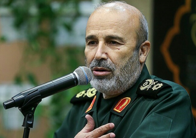 شعار ملی ایران «خدا، قرآن، خمینی» است