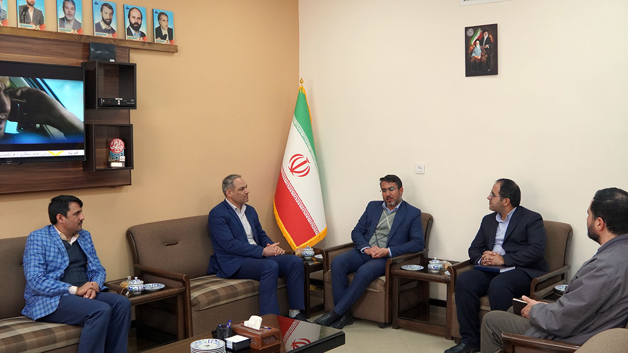 جامعه کار و تلاش استان الگوهای زیادی برای معرفی به نسل جدید دارد