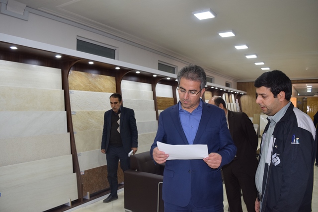بازدید رییس سازمان صنعت ،معدن وتجارت استان یزد از چند واحدکاشی