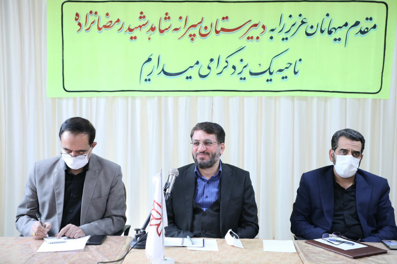 همه اقشار جامعه به معنای واقعی کلمه مدیون معلمین هستند
