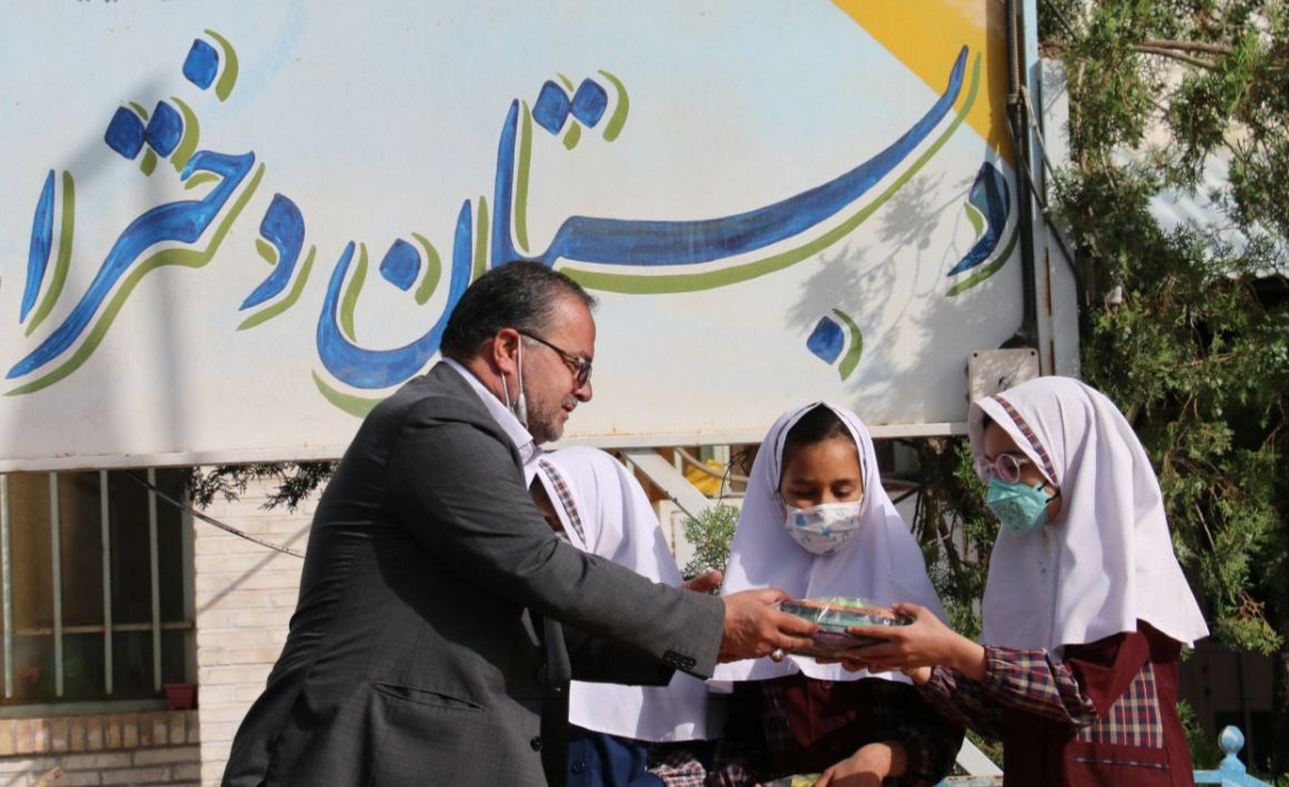 بزرگداشت هفته سلامت در مدرسه هادی شهرستان یزد
