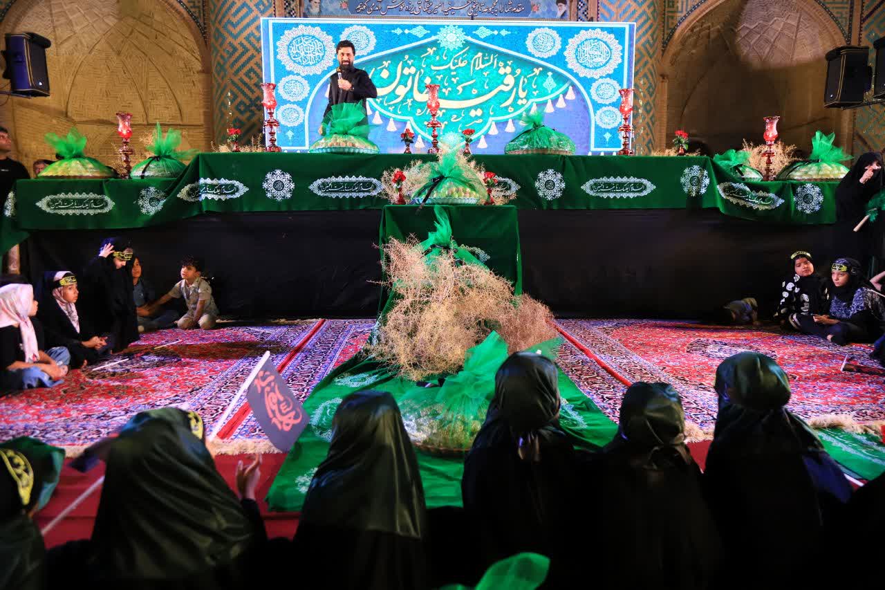 برگزاری بزرگترین سفره جهانی حضرت رقیه در یزد/ عزاداری دختران یزدی پای سفره حضرت رقیه (س)