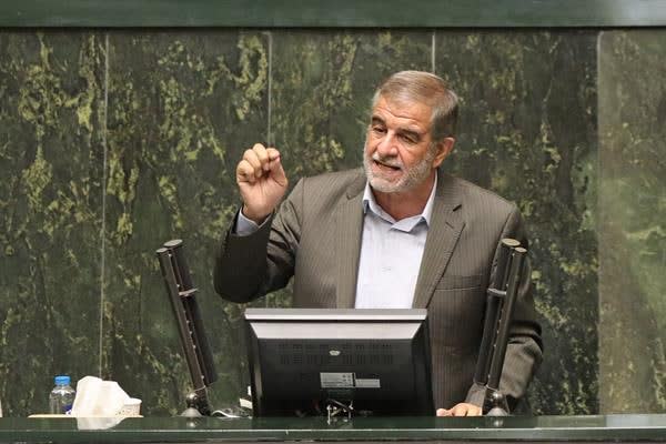 حداقل حقوق بازنشستگان باید برابر نرخ تورم اعلامی از سوی بانک مرکزی باشد