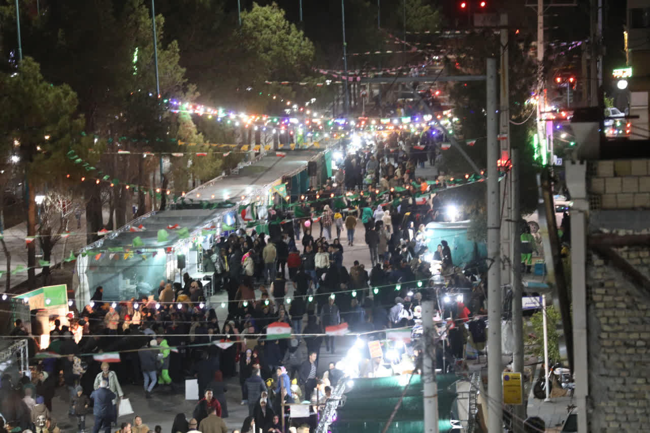 برگزاری پنجمین پیاده راه حضرت ولیعصر (عج) با استقبال پرشور مردم