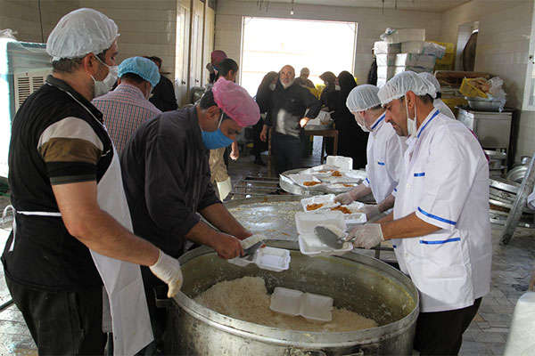 توزیع 1100 بسته معیشتی و 24 هزار پرس غذای گرم بین مددجویان کمیته امداد منطقه دو یزد