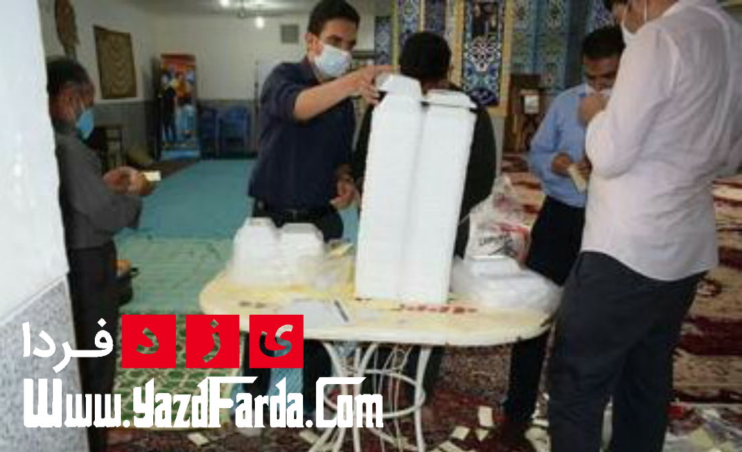 دانشجویان بسیجی دانشگاه یزد با مشارکت خیرین یزدی به جمع آوری مبالغ نقدی برای تهیه مواد اولیه ۴۰۰ پرس غذای گرم پرداختند.