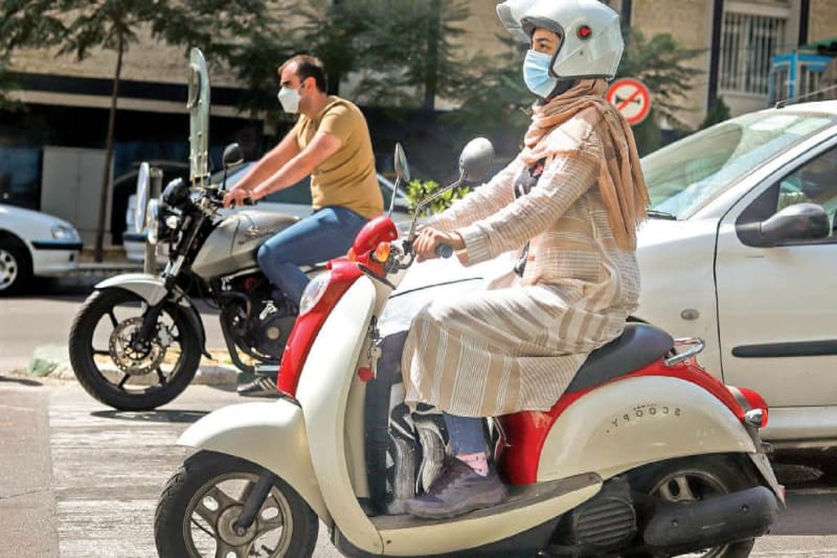 ممنوعیت رانندگی زنان با موتور برقی/ فقط مردان به شرط داشتن گواهینامه می‌توانند موتور برانند