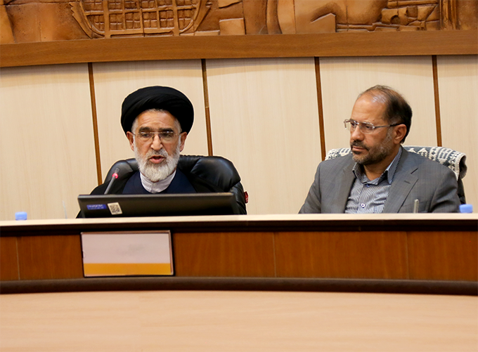 اعتماد سازی مسئولین در بین مردم امروزه برای کشور ضرورت تام دارد