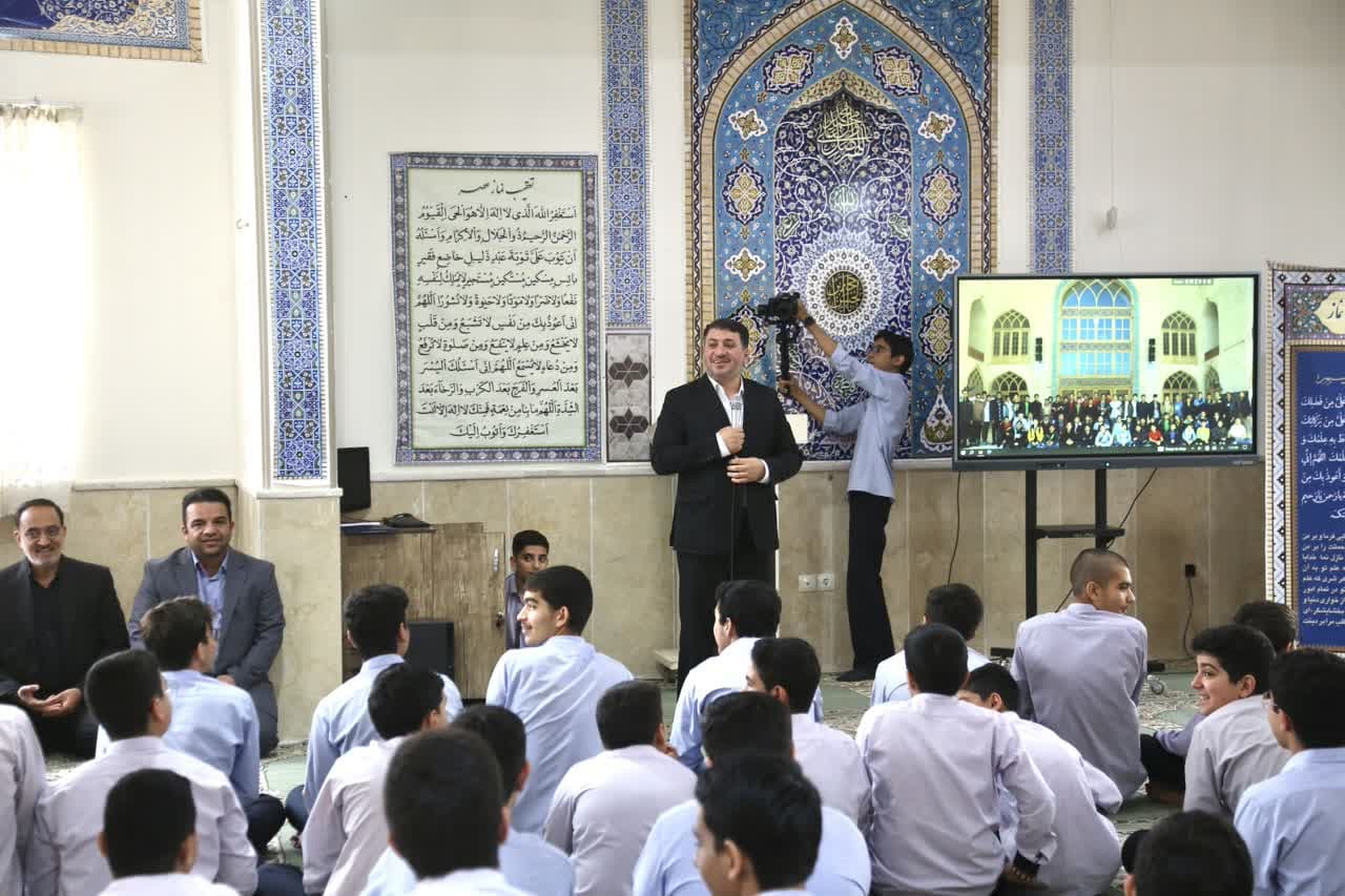 ایجاد محیطی مناسب برای رشد استعدادها و توانمندی دانش آموزان/ بزرگ ترین ثروت یزد «منابع انسانی» توانمند است
