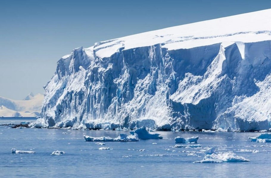 استراتژی جدید دانشمندان: کاهش سرعت ذوب‌شدن یخچال‌ها با نصب یک پرده 100 کیلومتری در زیر آب