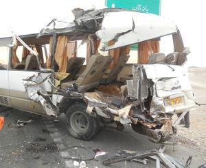 خبر تکمیلی از تصادف زنجبره ای در جاده کمربندی یزد/  یک نفر کشته و 24 نفر مجروح شدند+گزارش تصویری