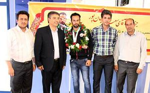  استقبال از ورزشکار یزدی نایب قهرمان مسابقات پاراتکواندو آسیا با حضور مدیرکل ورزش و جوانان استان 