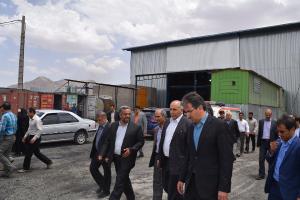 معاون وزیر صنعت معدن و تجارت به همراه رئیس سازمان صنعت معدن و تجارت استان از دو واحد معدنی بازدید کردند.