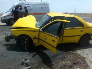 12  مصدوم در اثر تصادف دو خودرو پژو و سمند 