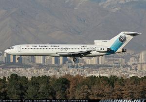 اعتراض یزدی ها به 4 ساعت تاخیر پرواز 862 تهران به یزد شرکت آسمان/مسافران هواپیما را ترک نکردند!! 