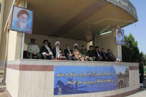 حضور آیت الله ناصری در صبحگاه مشترک نیروهای نظامی و انتظامی استان(تصویری)