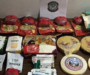 جاسازی کوکائین وسط بسته‌های گوشت منجمد و مواد غذایی(عکس)