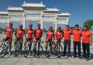 حضور تیم دوچرخه سواری پیشگامان در تور بین المللی سینگ کاراک اندونزی