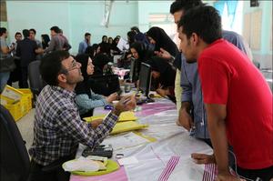 تصاوير ثبت‌نام دانشجویان در دانشگاه آزاد اسلامی یزد