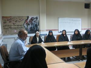 گرامیداشت هفته دفاع مقدس توسط کانون های دانشجویی هلال احمر در دانشگاه فرهنگیان یزد