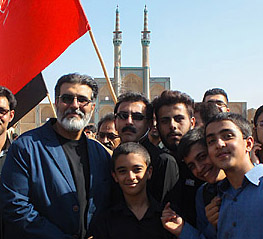 گزارش تصویری/  اجتماع بزرگ عاشورائیان در یزد حسینیه ایران