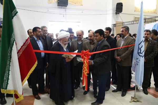 حضور آیت الله ناصری در مراسم افتتاحیه نمایشگاه «فن بازار» در دانشگاه یزد(تصویری)