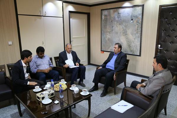جلسه مشترك ناظر و پيمانكار گاز رساني درون شهري بافق با سرپرست فرمانداري و رئيس آبفا 