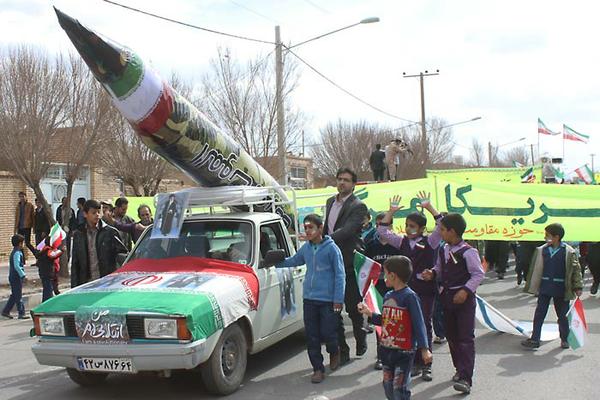 راهپیمایی 22 بهمن با حضور پرشور مردم در بهاباد برگزار شد