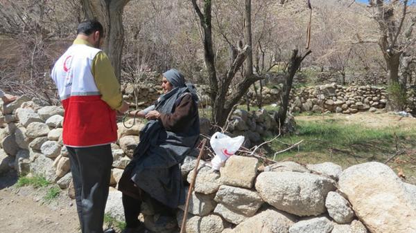 اردوی جهادی هلال احمر مهریز در روستای عبدالله آباد