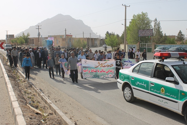 گزارش تصويري همايش پياده روي خانوادگي و جشن بزرگ مبعث در بخش گاريزات 