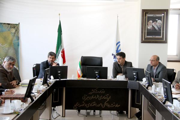 جلسه بررسی وحل مشکلات واحدهای کک، سیمان، کانسرام در مرکز استان برگزار شد