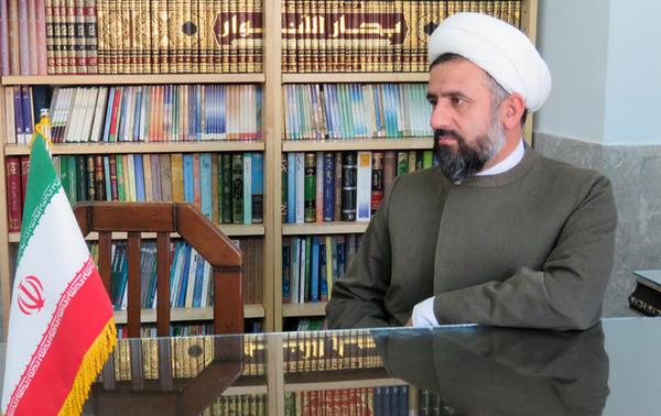  مدير حوزه علميه يزد؛ جشن طلاق؛ هديه شبکه‌هاي ماهواره‌اي به زنان ايراني