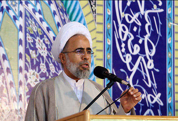 امام جمعه موقت میبد : آمریکا با ایجاد گروه‌هایی در منطقه، به اسم اسلام به مسلمانان ظلم می‌کند