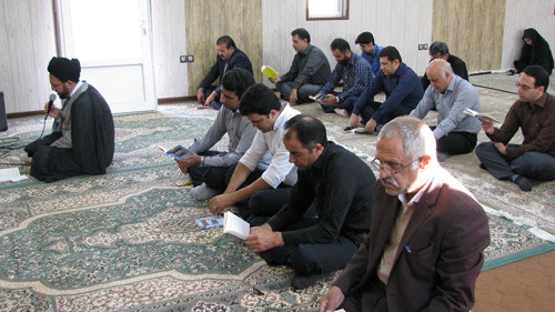 برگزاری مراسم قرائت زیارت عاشورا در محل اداره کل دامپزشکی استان یزد
