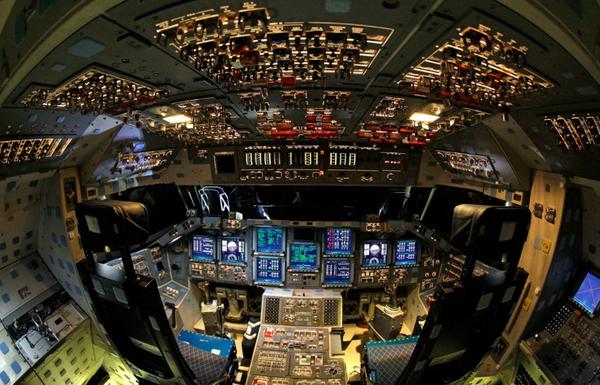 اخذ مدرک خلبان هواپیمای مسافربری در ایران