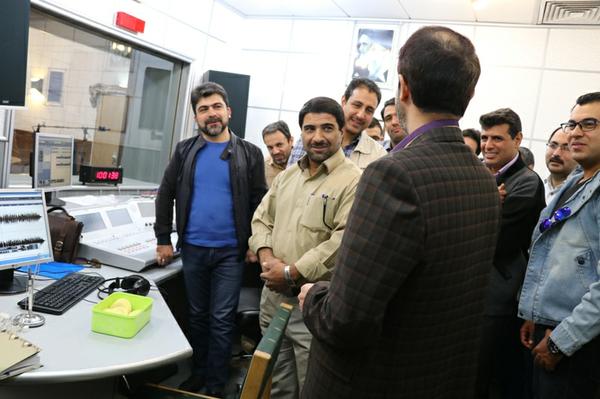 مدیر کل صدا وسیمای مرکز یزد از دوره آموزشی صدابرداران در این مرکز بازدید کرد 