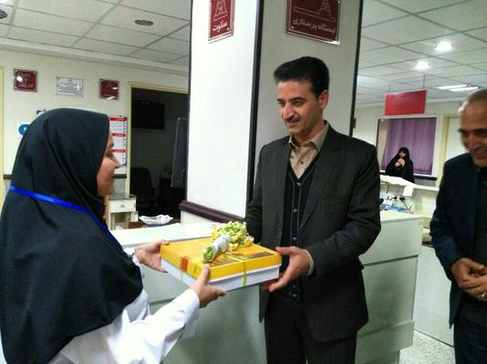 حضورطلائی مقدم در بیمارستان شهید سید مصطفی خمینی به مناسبت روز پرستار
