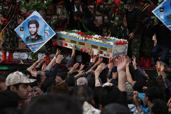 آیین استقبال از دو شهید گمنام جنگ تحمیلی در بافق برگزار شد