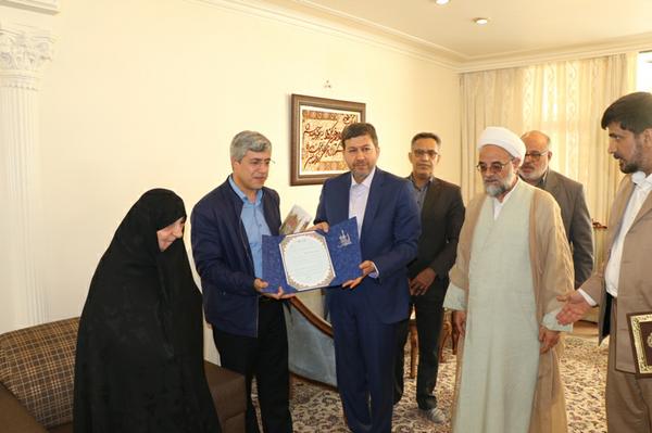 دیدار شهردار و مسئولان شهر یزد با خانواده فرماندهان شهید اصفهانی سپاه الغدیر