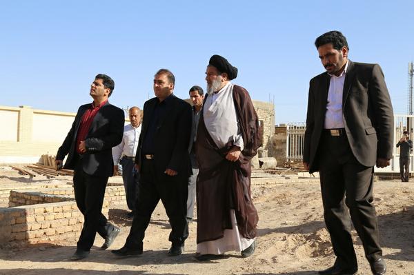 بازدید امام جمعه و فرماندار بافق از پروژه ساختمان اداره تبلیغات اسلامی