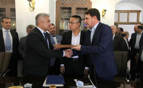 تفاهم نامه همکاری سرمایه گذاری میان دو کشور ایتالیا و چین با استان یزد امضا شد