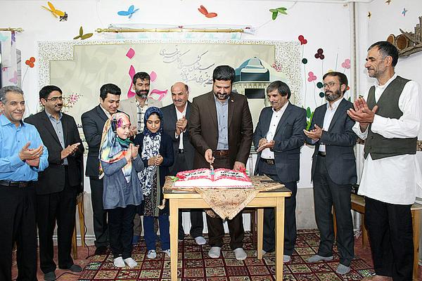محفل ادبی حافظ‌خوانی در کتابخانه حضرت زهرا(ع) یزد یک‌ساله شد