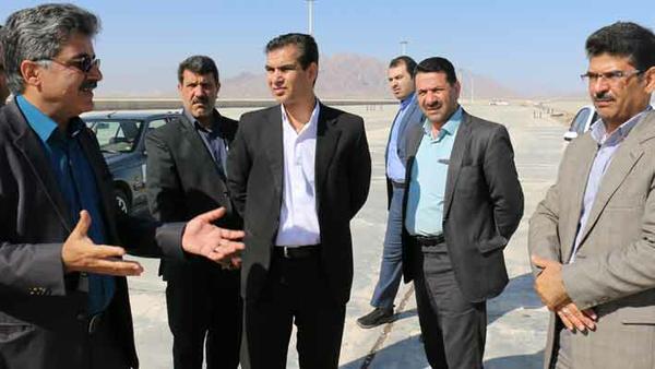 بازدید رییس سازمان مدیریت و برنامه ریزی استان یزد از بندرخشک پیشگامان