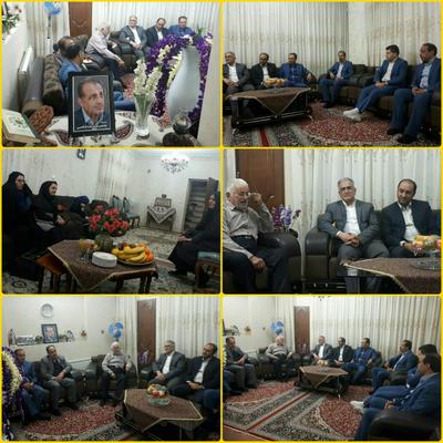 ديدارمسئولين شهريزدبا خانواده مدیرکل فقید دفتر فنی وسرپرست سابق معاونت عمرانی استانداری ديدارمسئولين شهريزدبا خانواده مدیرکل فقید دفتر فنی وسرپرست سابق معاونت عمرانی استانداری
