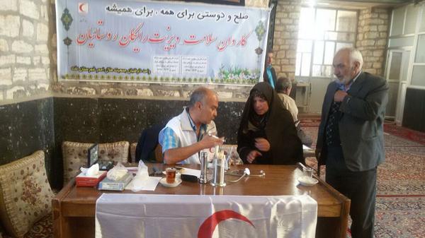 اجرای طرح کاروان سلامت هلال احمر تفت در روستای شواز / ویزیت رایگان بیش از 70 نفر از روستاییان در شواز