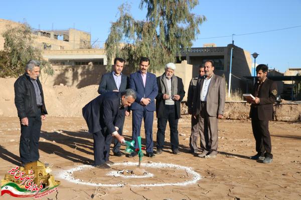  ساختمان مسکونی پزشکان بیمارستان امام جعفر صادق (ع) میبد کلنگ زنی شد 